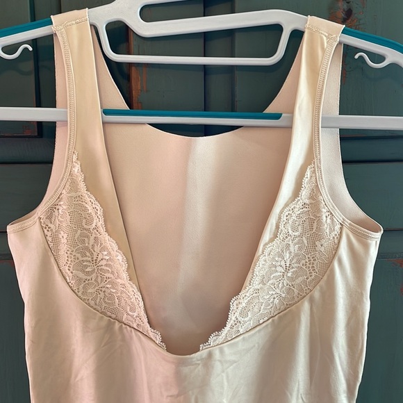 ๐  Maidenform Shape Wear ๐ - Picture 2 of 8